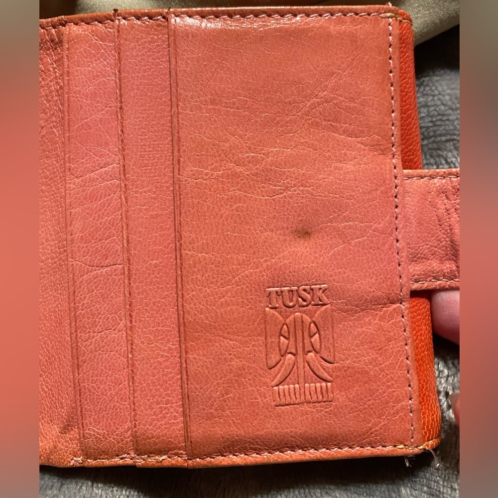 Tusk Brand Compact Orange Leather Wallet - Picture 4 of 4
